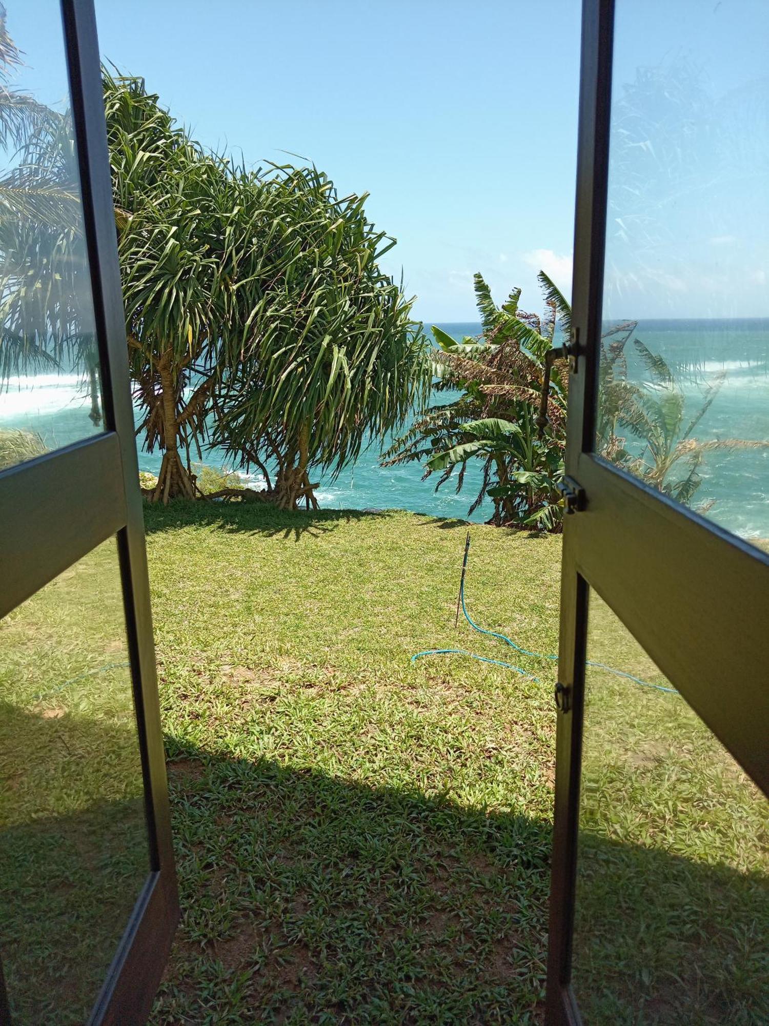 London Villa Secret Beach Mirissa Exterior photo